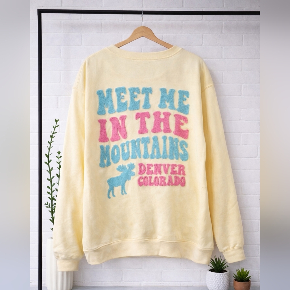 NWOT Butter Yellow Mountians Boho  Sweatshirt Denver Soft Ragwear XL Oversized